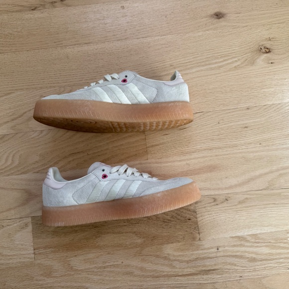 Adidas Sambae Heart Sneakers, size 8.5 - Picture 8 of 10